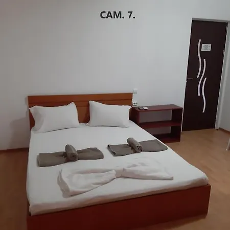 ゲストハウス Andreea & Eliza Avans Obligatoriu *